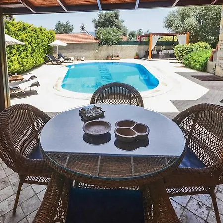 Villa Sleeps 4 Air Con Wifi
