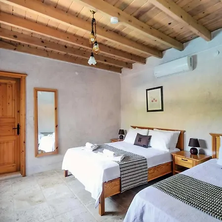 Sleeps 4 Air Con Wifi Villa *